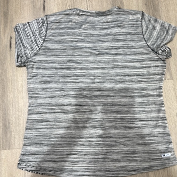 Adidas Gray Fitted Short Sleeve Tee - Picture 4 of 4